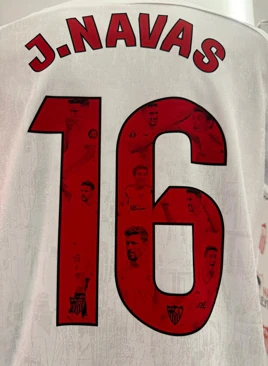 Image - Puerta's number 16, stamped by Navas on a t-shirt tribute to the palace