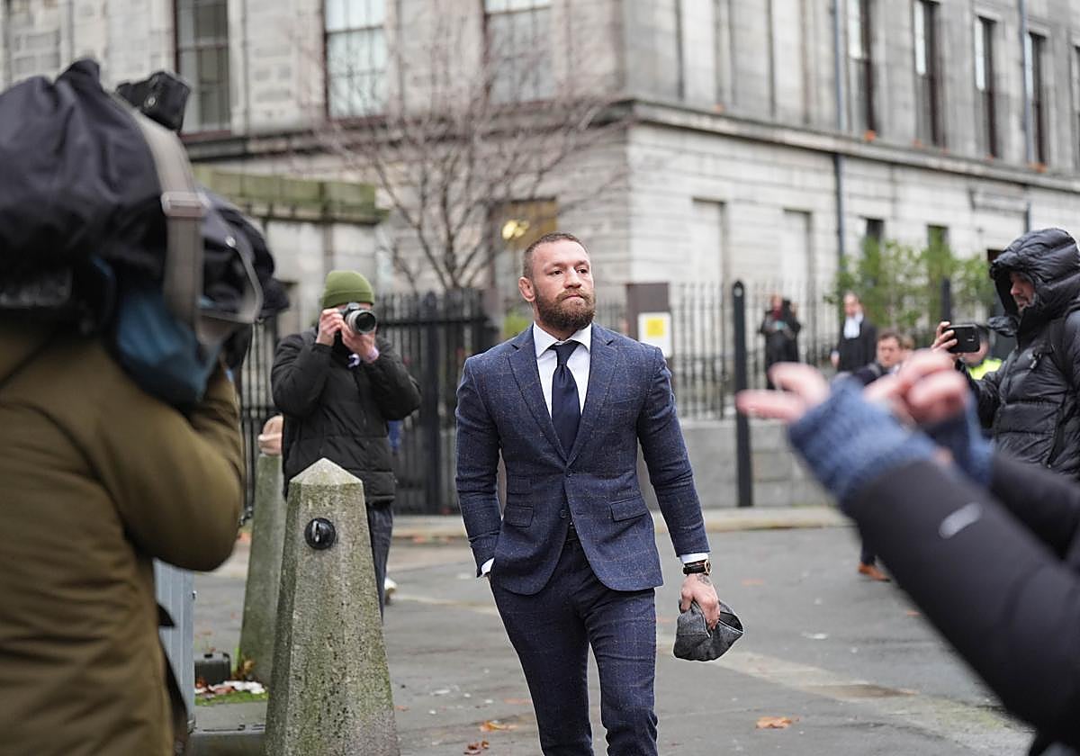 Conor McGregor en los exteriores del juzgado.