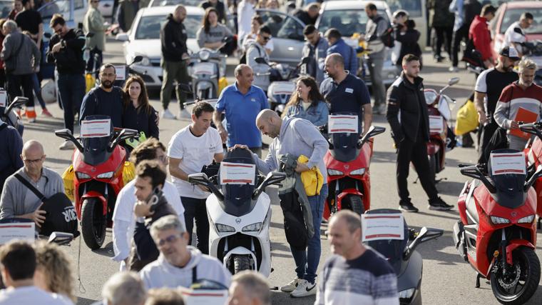 Entrega de 80 vehículos en Cheste a los afectados por la DANA