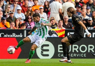 Sainete inaceptable en homenaje a Valencia (4-2)