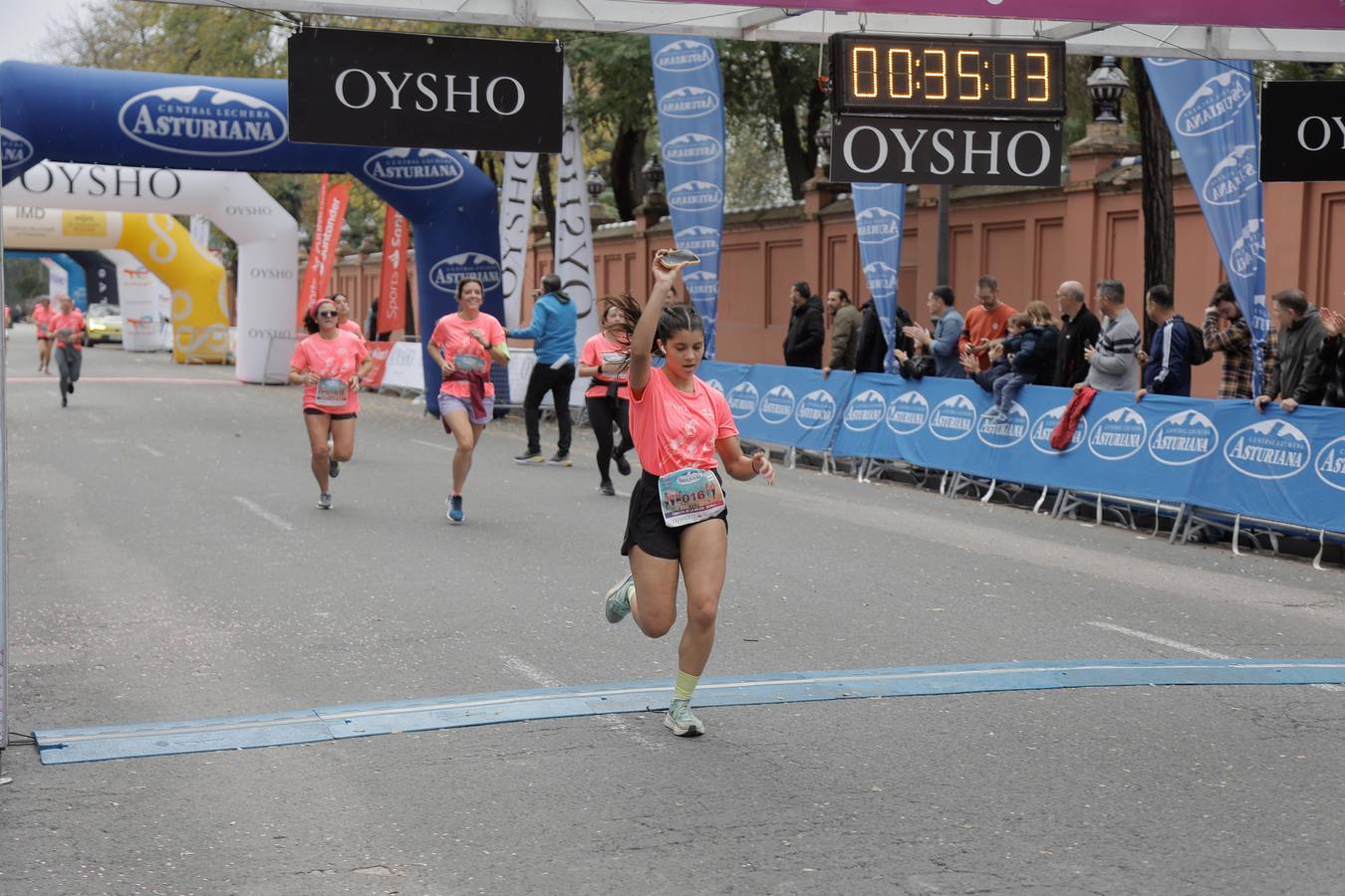 Participantes en la Carrera de la Mujer de Sevilla