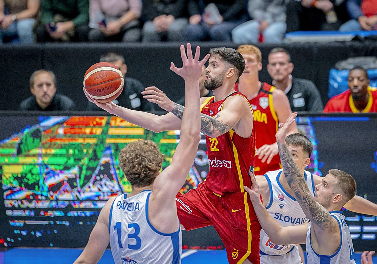 Yusta entra a canasta ante Eslovaquia
