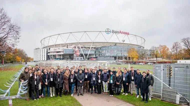 Los diferentes emisarios de los clubes, en el Bay Arena de Leverkusen