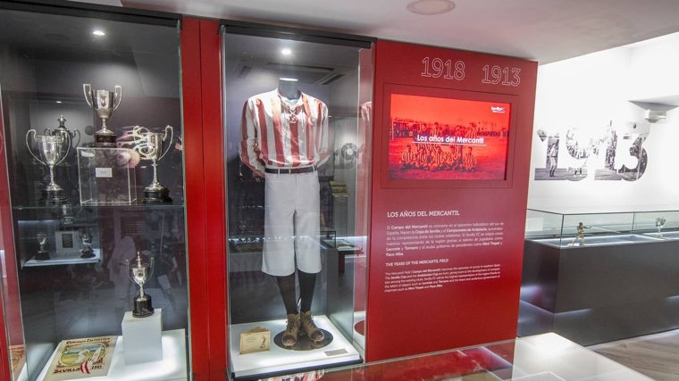 Una de las zonas del museo del Sevilla FC en el interior del estadio