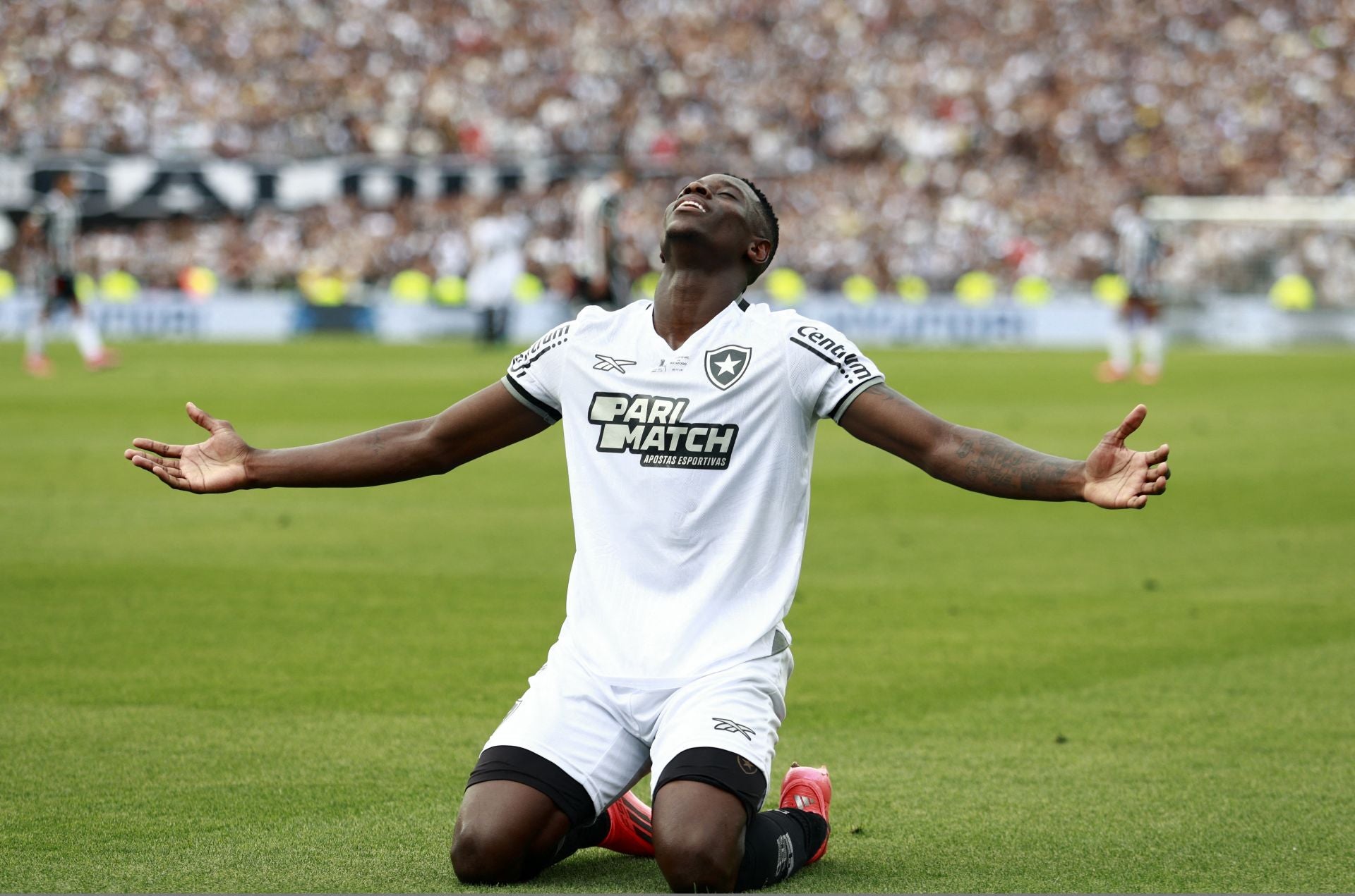 Luiz Henrique celebra su gol en el triunfo del Botafogo ante el Atlético Mineiro en la final de la Copa Libertadores