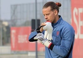 Nyland no llega al Sevilla - Osasuna; Saúl e Idumbo, sí