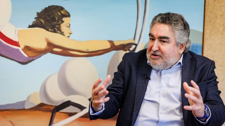 Rodríguez Uribes, durante la entrevista