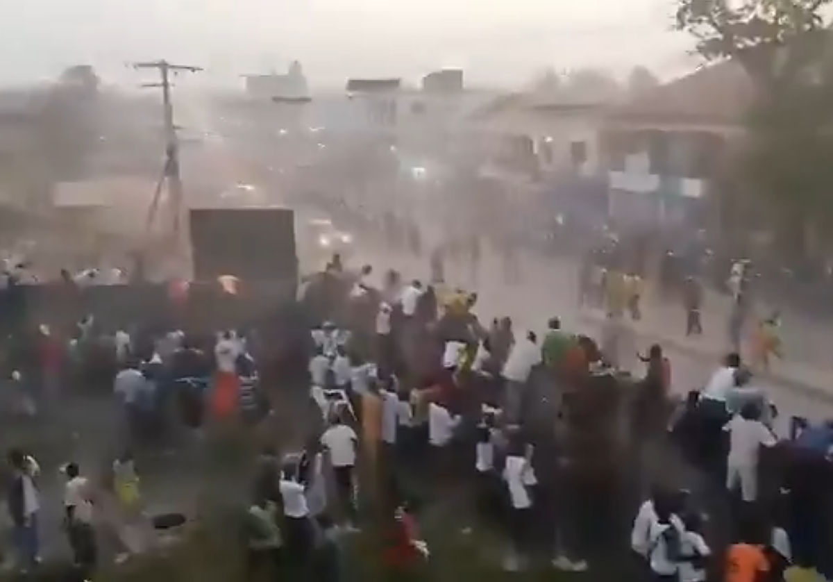 Al menos 56 muertos tras unos violentos altercados durante un partido de fútbol en Guinea: «La morgue está llena»