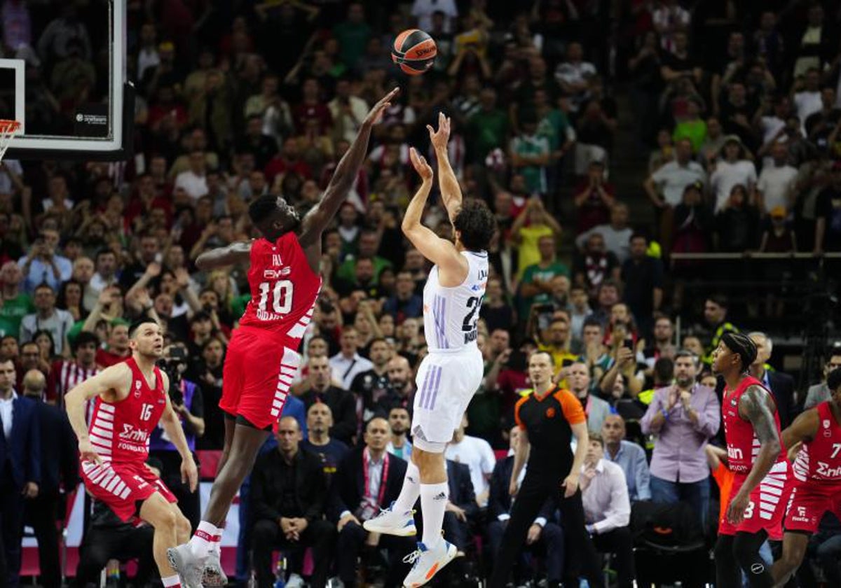 Real Madrid y Olympiacos, durante la final de la Euroliga en 2023