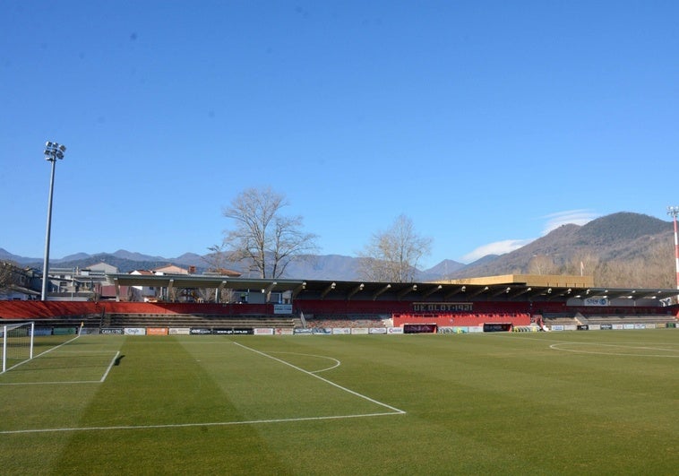 estadi-municipal-olot_20241204180346-RtTdlIqIBdJd1nCIcj2G2oK-758x531@diario_abc.jpg