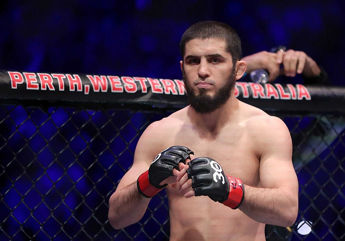Islam Makhachev antes de uno de sus combates