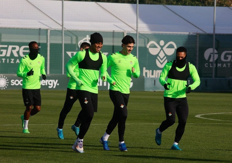 cardoso-entrenamiento-betis-victor-R8b31AL3NOLxtEhex41GfaO-758x531@diario_abc.jpg