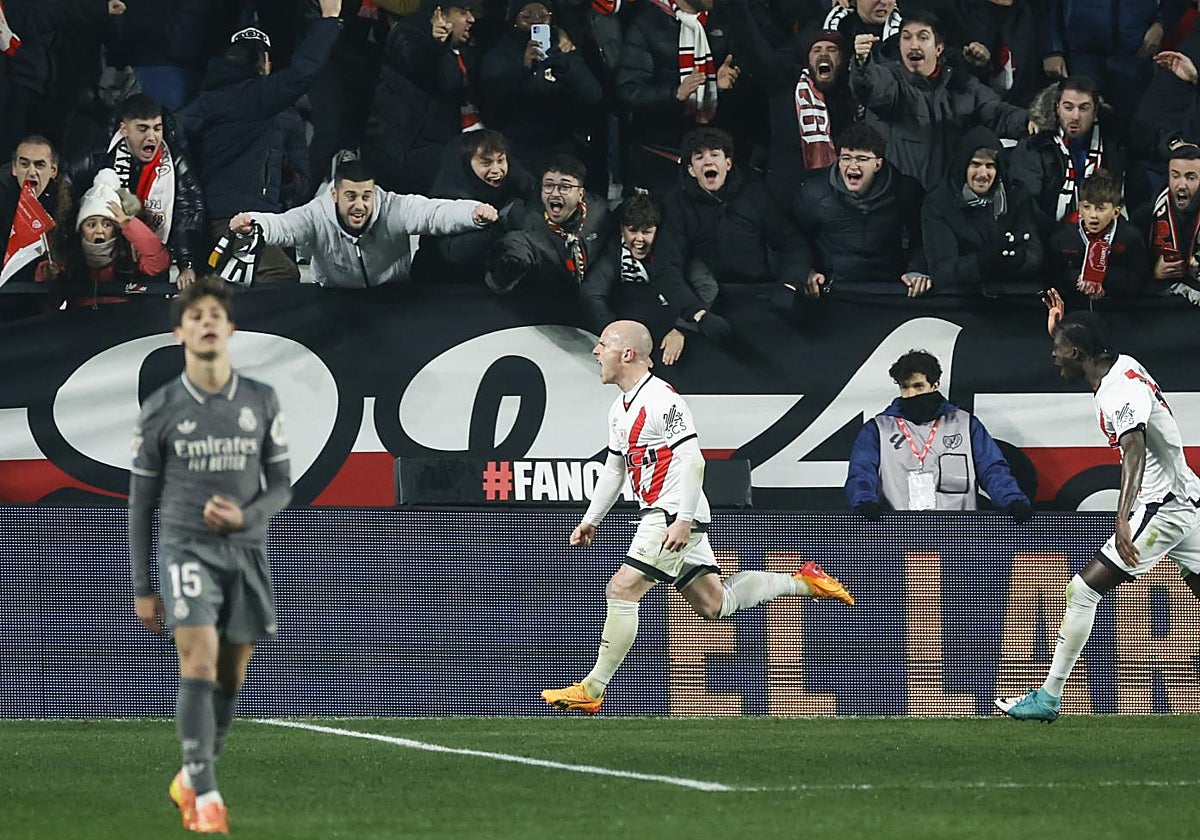 Isi celebra el gol del empate