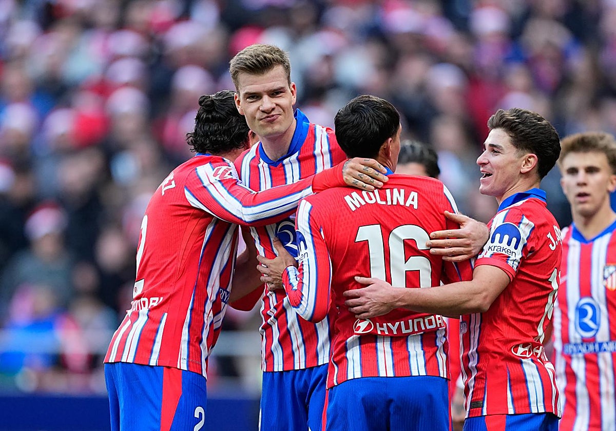 Sorloth y Molina, goleador y asistente ante el Getafe, felicitados por sus compañeros
