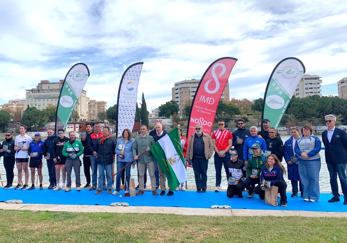 El Club Náutico Sevilla, con la bandera de Andalucía