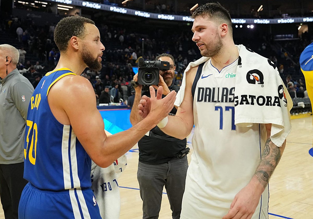 Curry y Doncic al terminar el Golden State Warriors-Dallas Mavericks