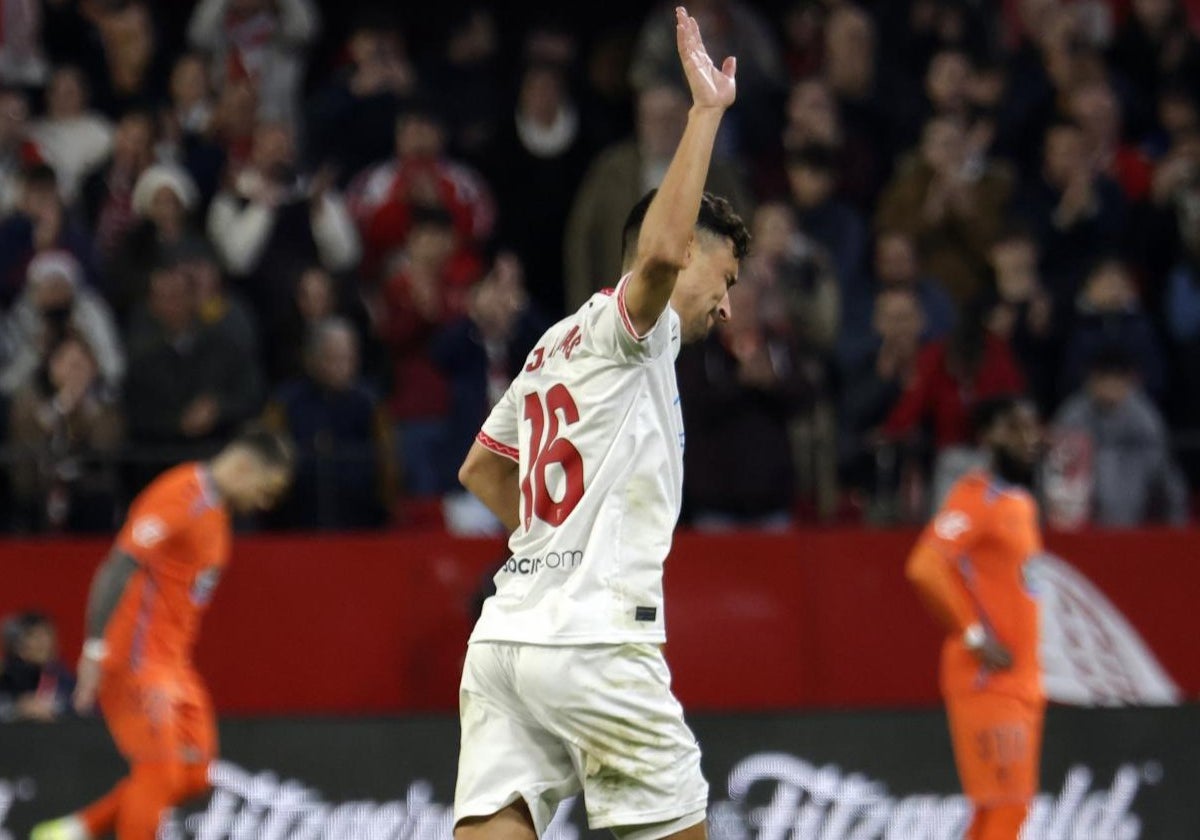 Jesús Navas, en sus últimos instantes como futbolista profesional en el Ramón Sánchez-Pizjuán el sábado