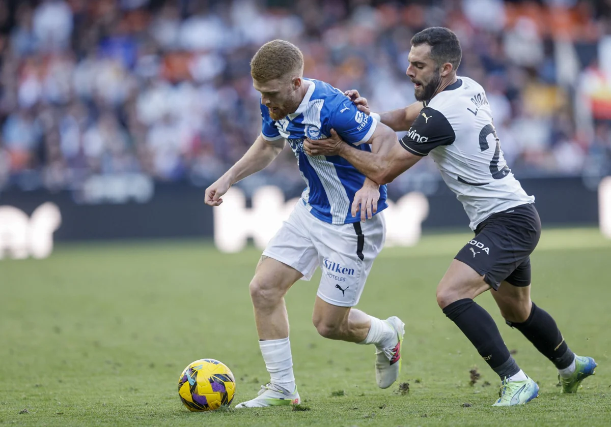 Imagen del partido entre el Valencia y el Alavés