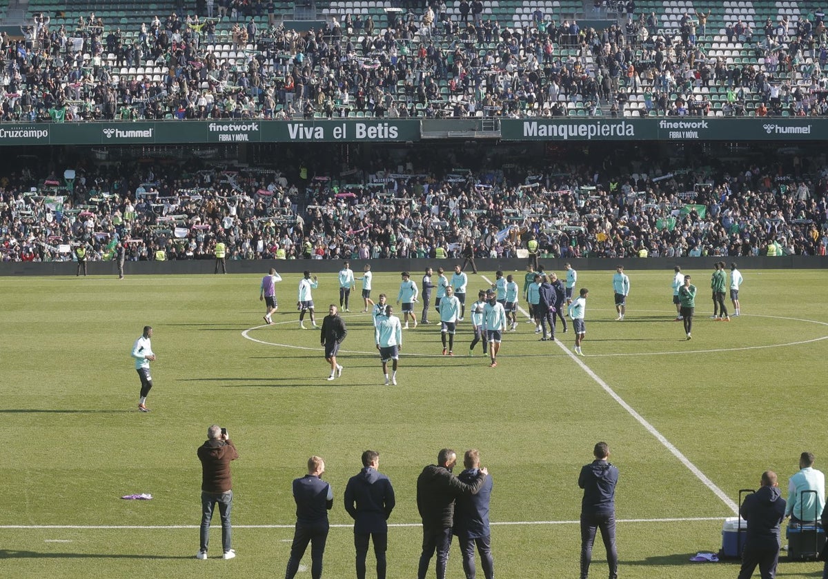 Imagen del entrenamiento a puerta abierta navideño del Betis del 30 de diciembre de 2023