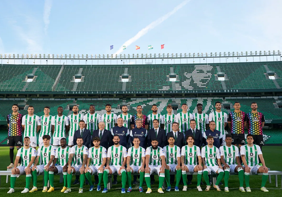 Foto de la plantilla del Betis de la temporada 2024-25