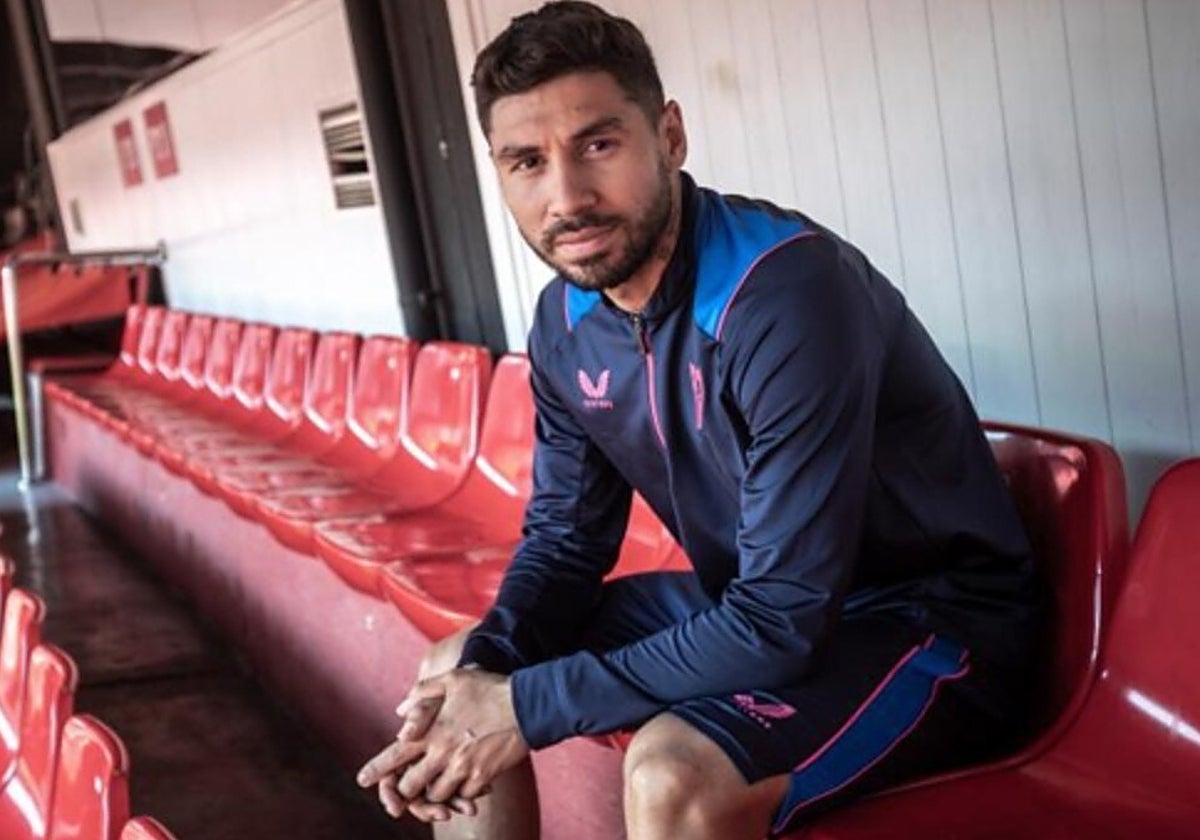 Gonzalo Montiel, durante una entrevista con ABC en el estadio del Sevilla FC