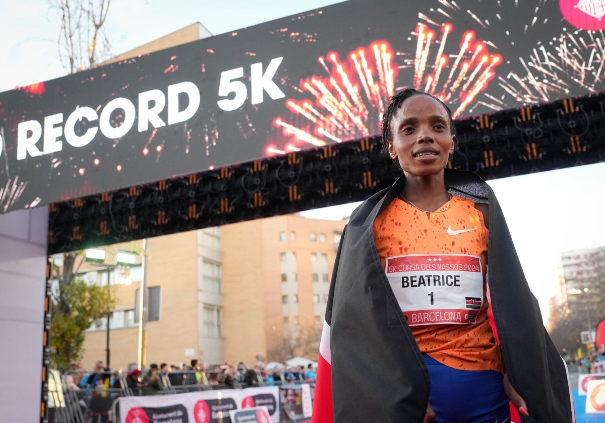 Beatrice Chebet, con su récord del mundo este 31 de diciembre de 2024 en Barcelona