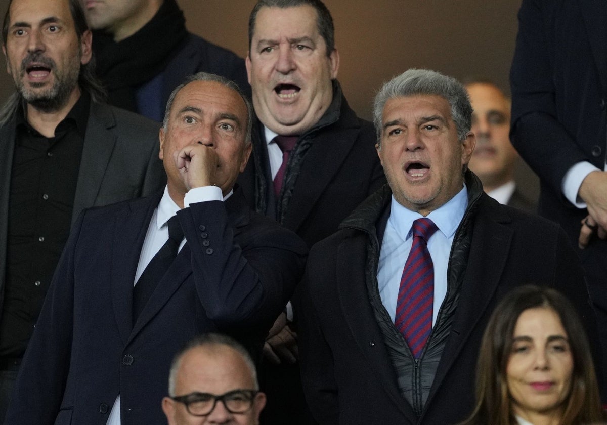 Laporta y Rafa Yuste, durante un encuentro del Barça en Champions