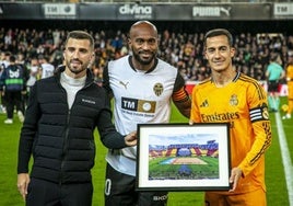 El Valencia agradece al Real Madrid la ayuda tras la dana sobre el césped de Mestalla