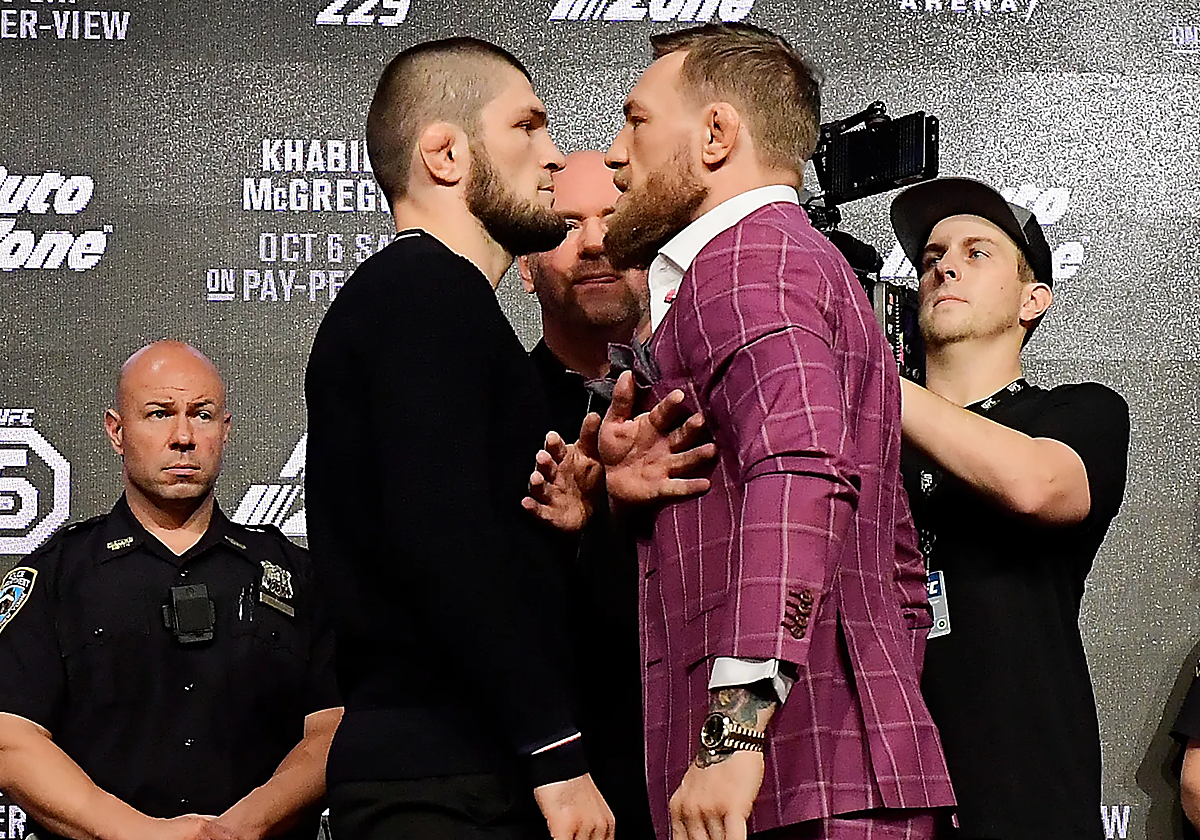 Conor McGregor y Khabib Nurmagomedov en su careo antes de la pelea