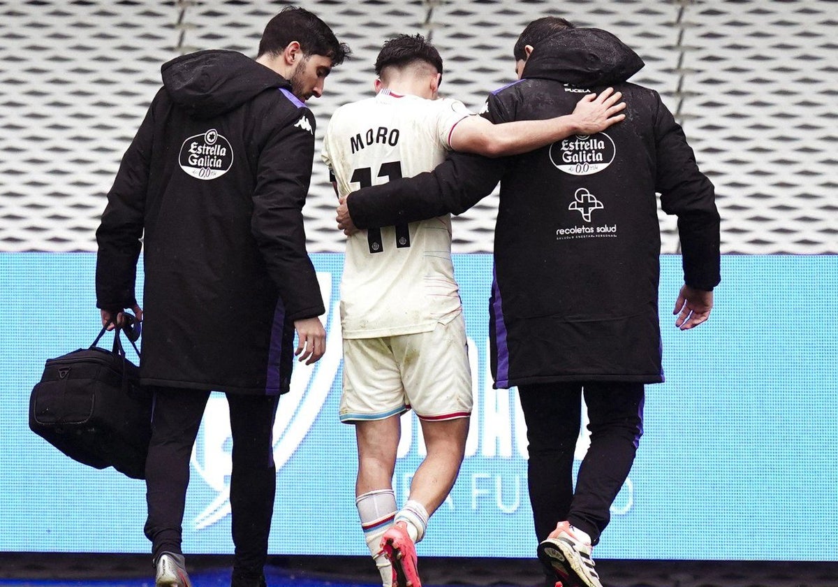 Raúl Moro, tras abandonar el campo de O Couto durante el Ourense - Valladolid de la Copa del Rey