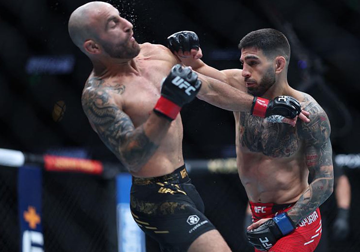 Topuria conecta un derechazo sobre Volkanovski