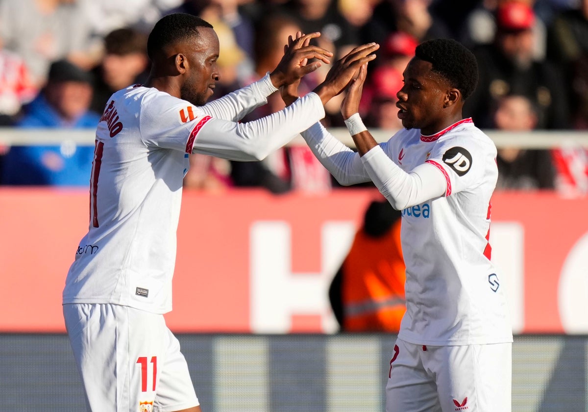 Lukebakio celebra su gol al Girona con Idumbo