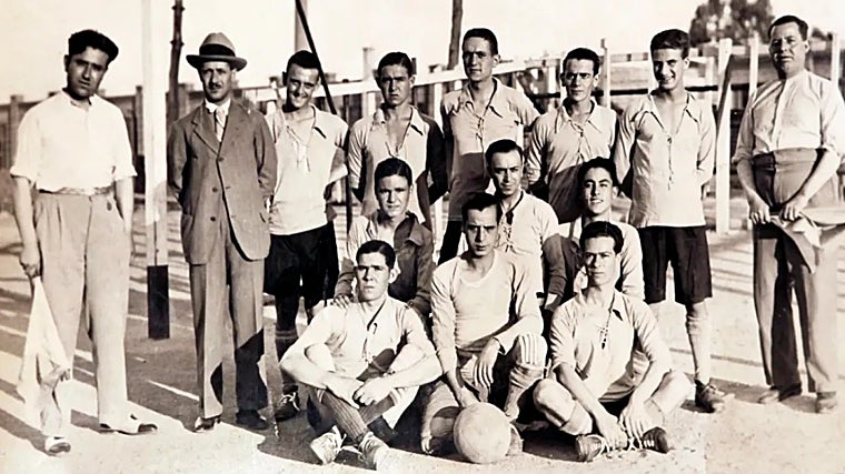 Una de las primeras formaciones de la Ad Ferroviaria