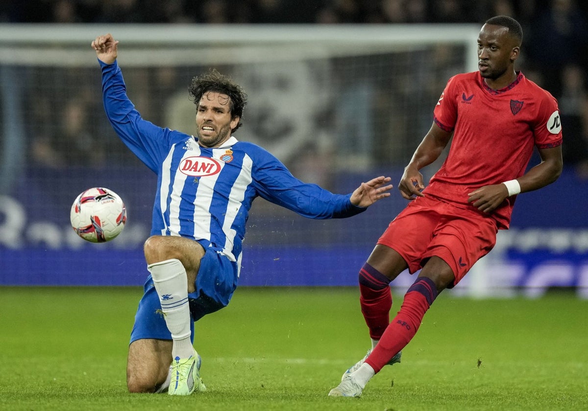 Lance del juego del Espanyol - Sevilla de la primera vuelta
