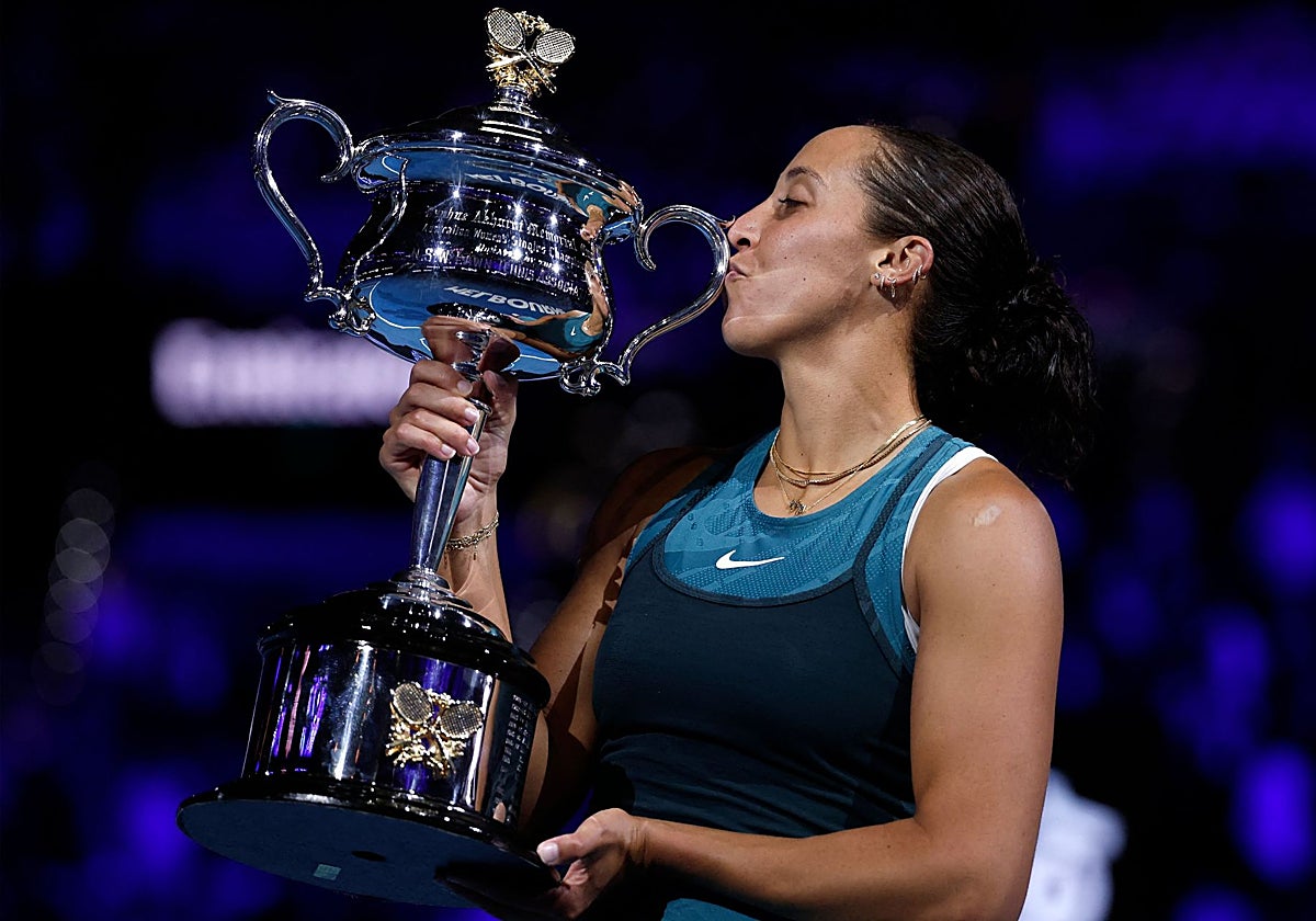 Keys besa el trofeo de campeona de Australia