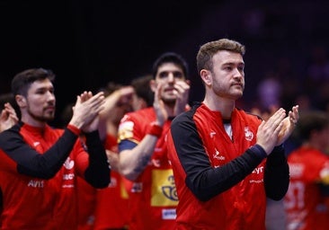 Los jugadores españoles, tras su último partido en el Mundial ante Brasil