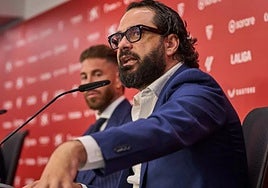 ¿Debe el Sevilla FC fichar un central?