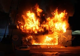 Un incendio en los aledaños del estadio del Manchester City obliga a evacuar la zona y cancelar el recibimiento antes de su cita de Champions