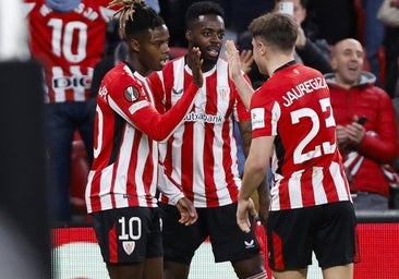 Los jugadores del Athletic celebran la victoria de su equipo