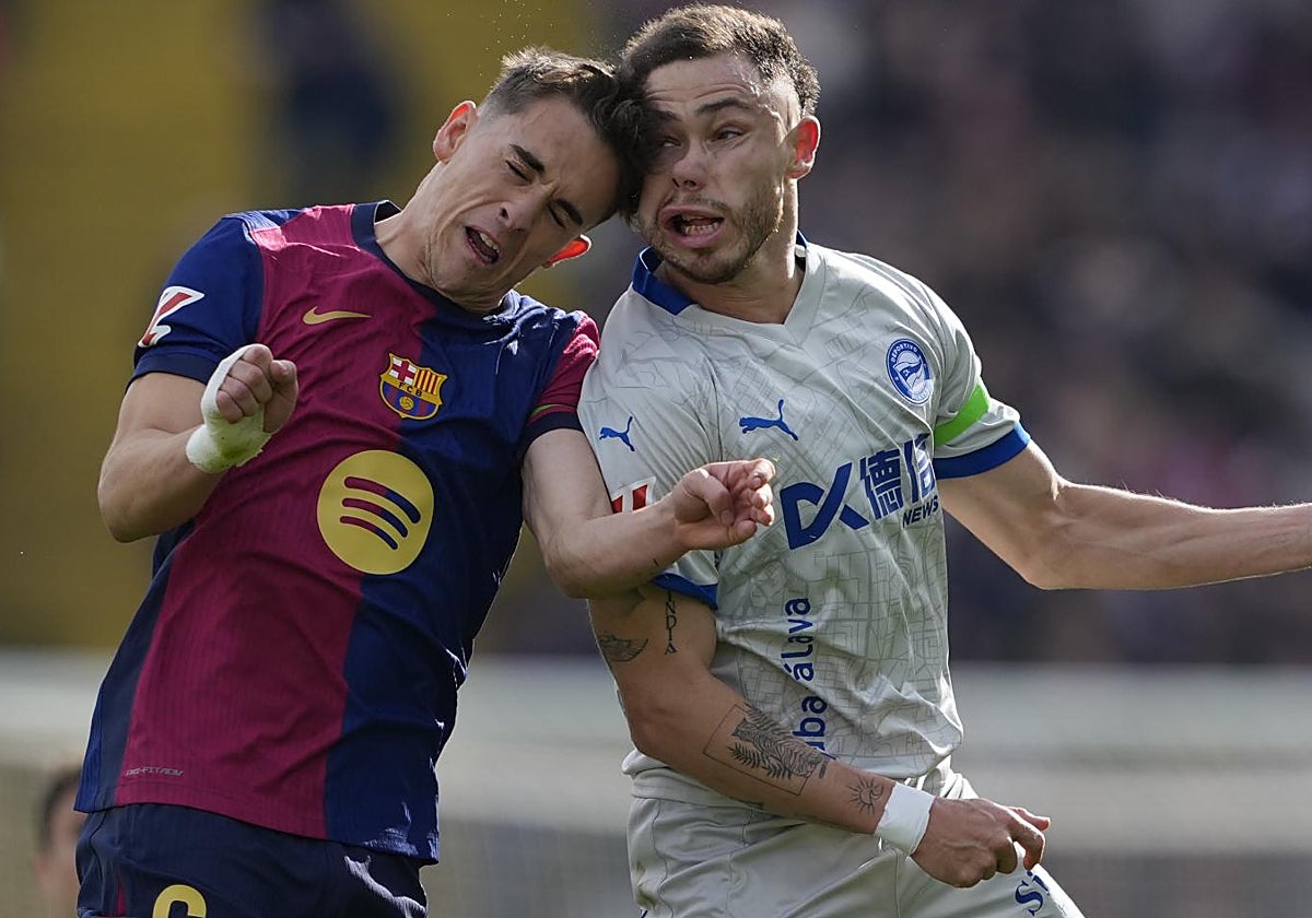 El cabezazo de Gavi y Conechny durante el Barcelona - Alavés (1-0)