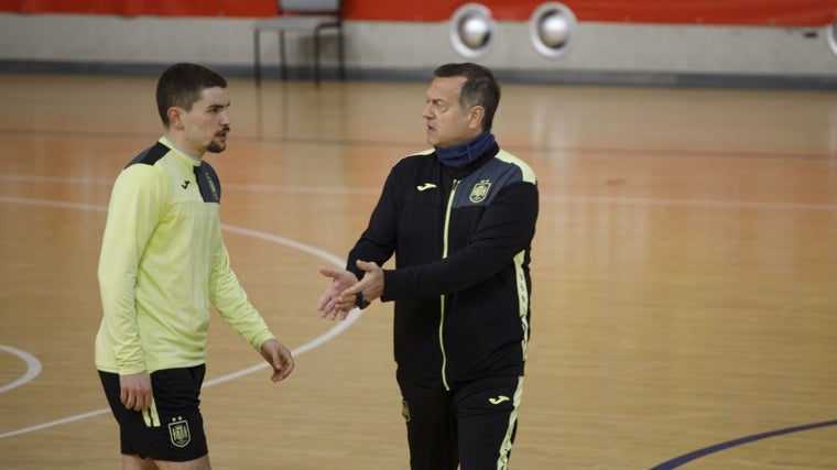 Velasco, durante un entrenamiento en el pabellón de la RFEF en Las Rozas