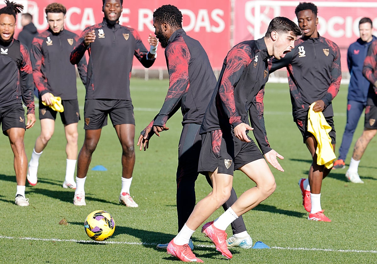 El Sevilla espera la respuesta de Juanlu a su oferta de renovación hasta 2029