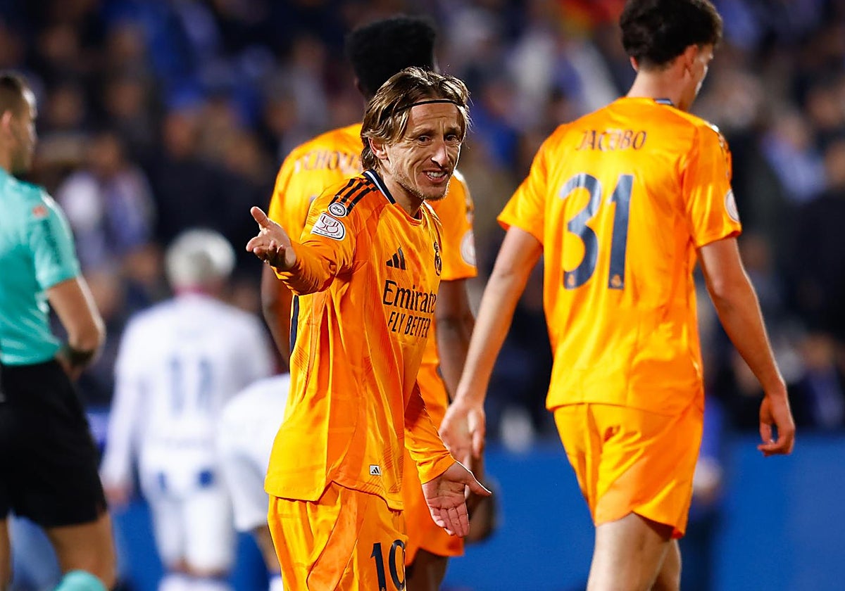 Modric y el canterano Jacobo, en el duelo de Copa ante el Leganés