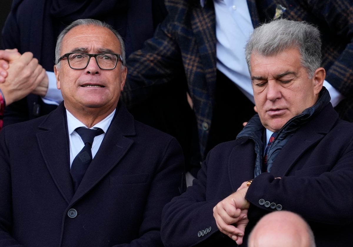 El presidente del FC Barcelona, Joan Laporta, y el vicepresidente, Rafael Yuste