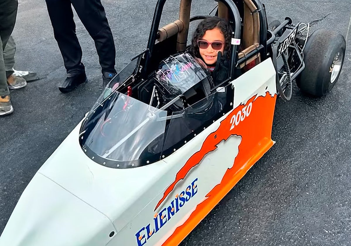 Elienisse Díaz, en su coche