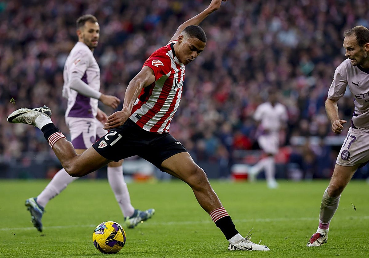 Sannadi, durante el Athletic-Girona (3-0)
