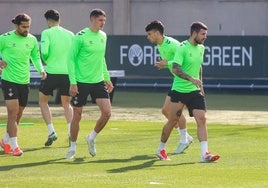 Aitor Ruibal inicia el entrenamiento con el grupo