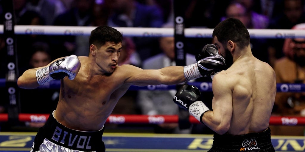 Bivol vence a Beterbiev y le arrebata los cuatro cinturones de los semicompletos