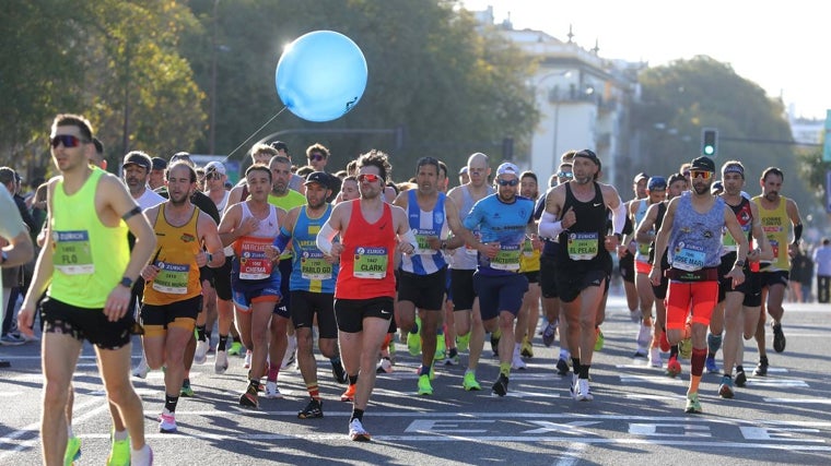 ¿Has corrido el Zurich Maratón de Sevilla 2025? Búscate en las imágenes