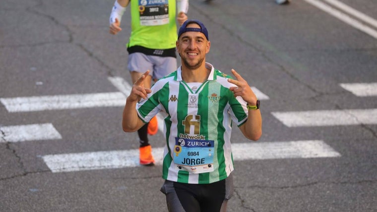 ¿Has corrido el Zurich Maratón de Sevilla 2025? Búscate en las imágenes